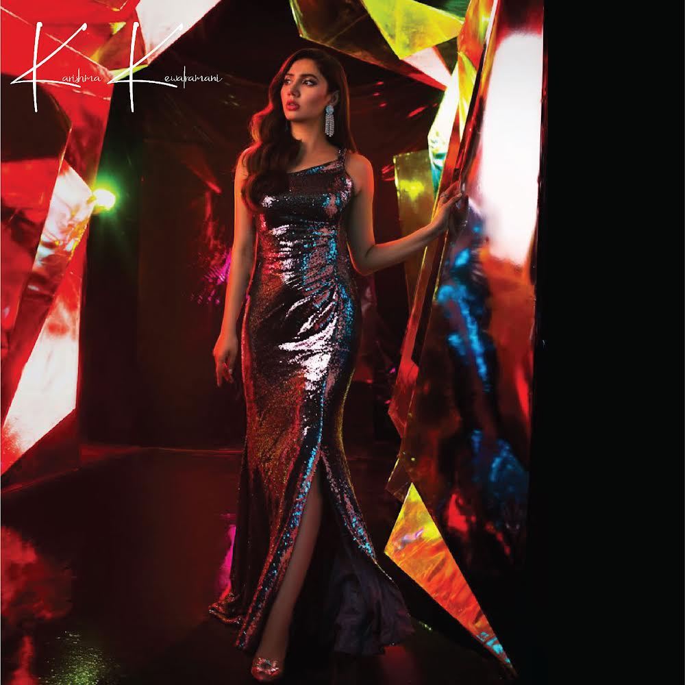Perfect for a special occasion, this evening dress creates some magical moments in your life.