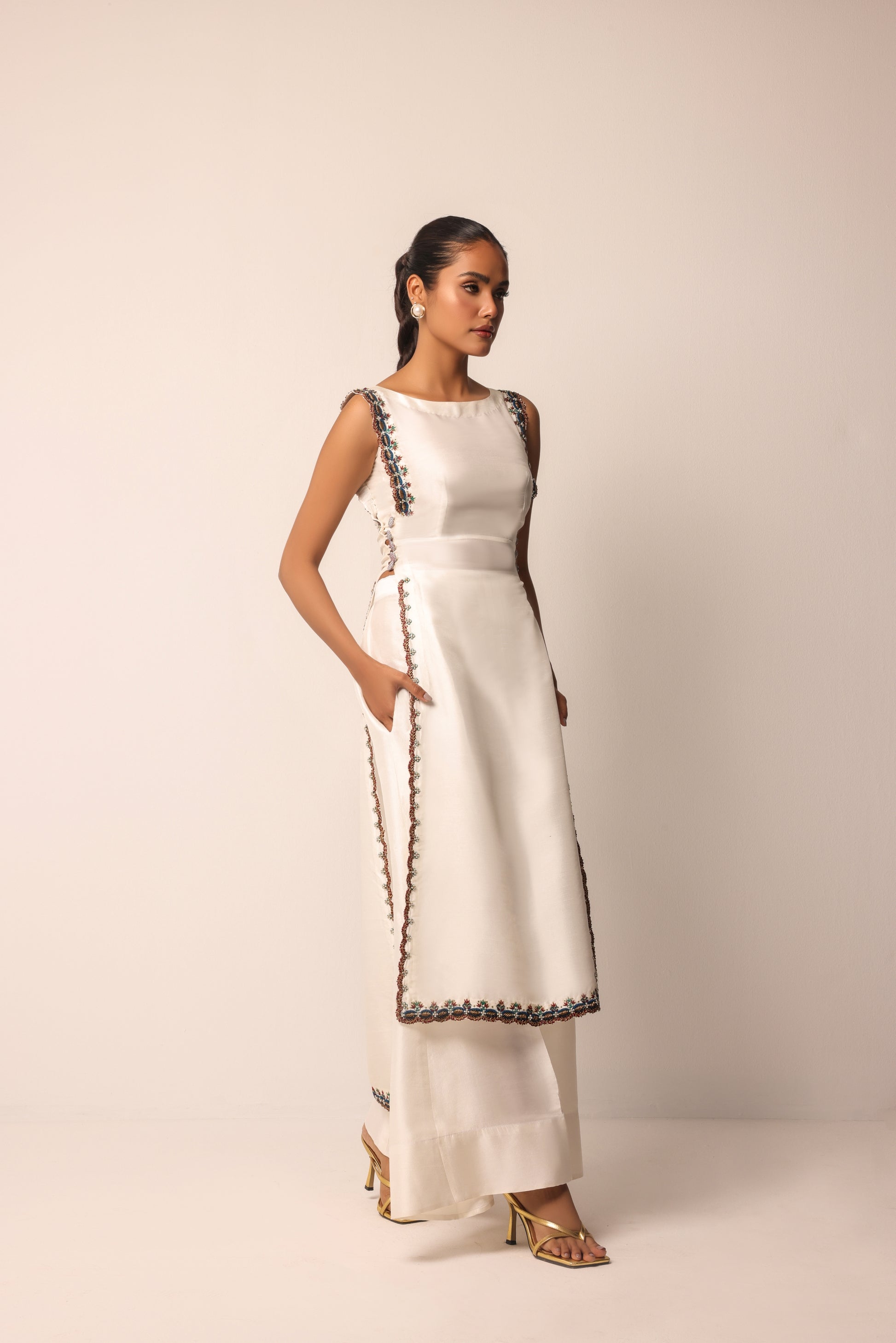 Designer co-ord set with a perfect blend of modern structure and elegance