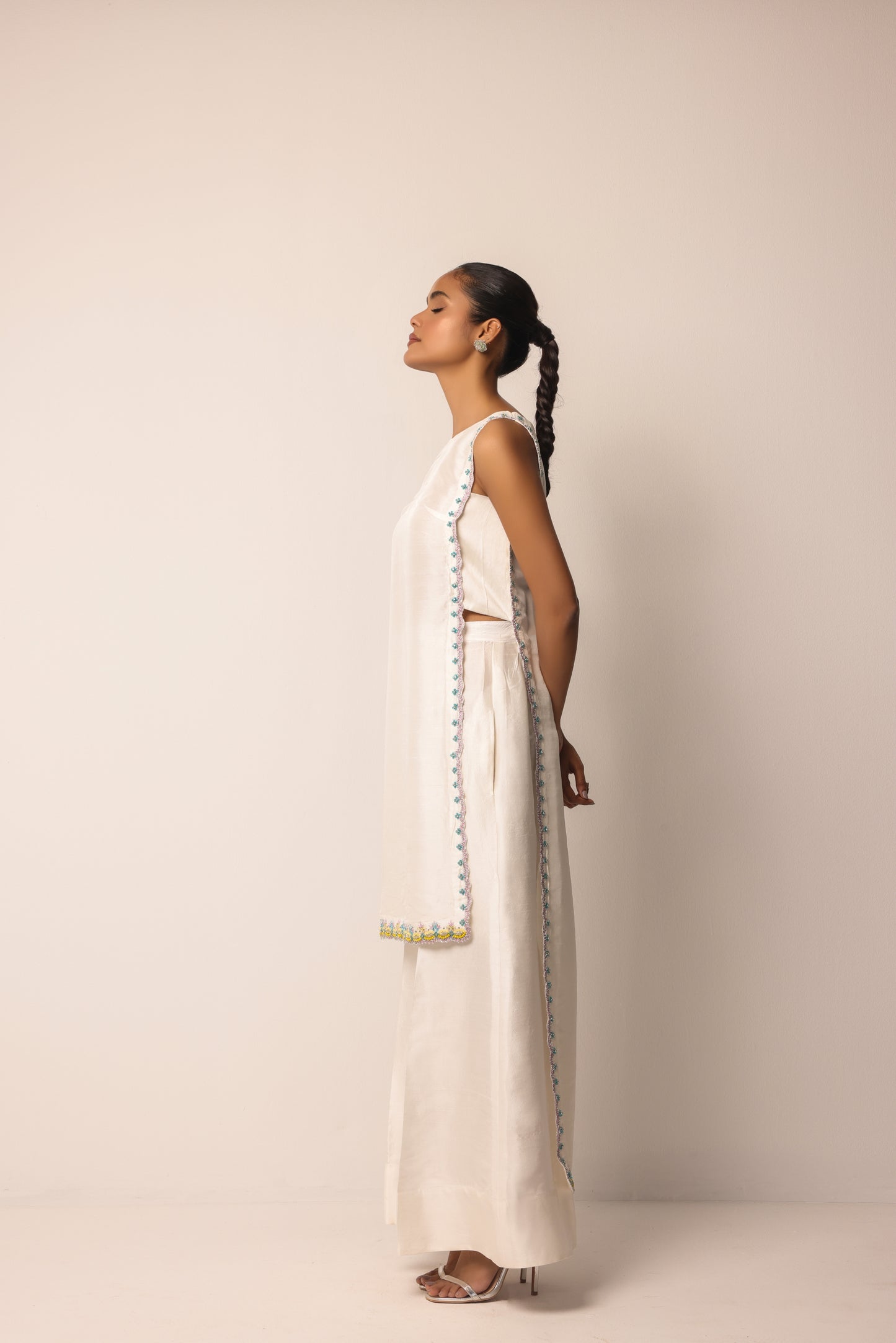 Wide-legged palazzo pant for a chic and comfortable fit