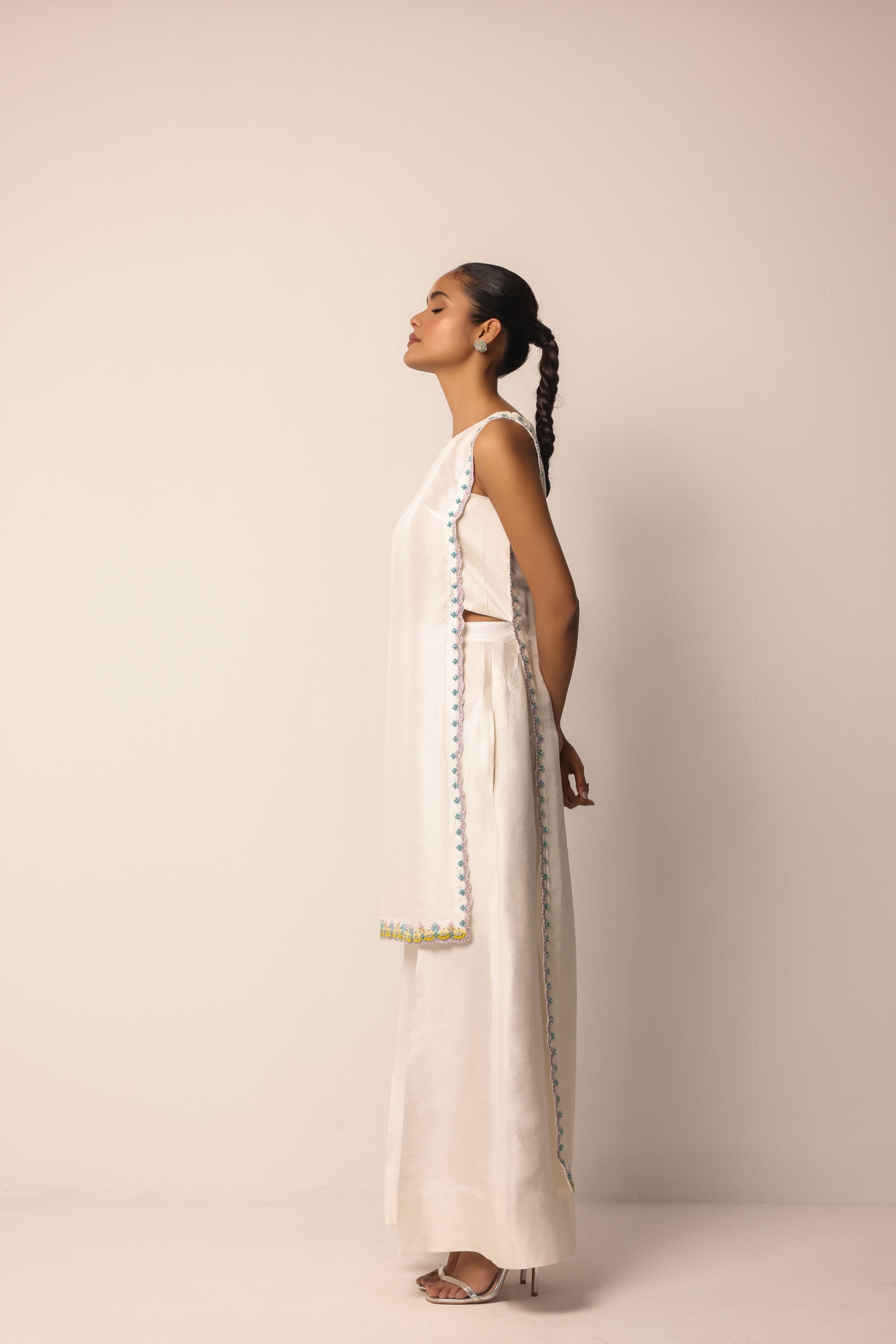 Wide-legged palazzo pant for a chic and comfortable fit