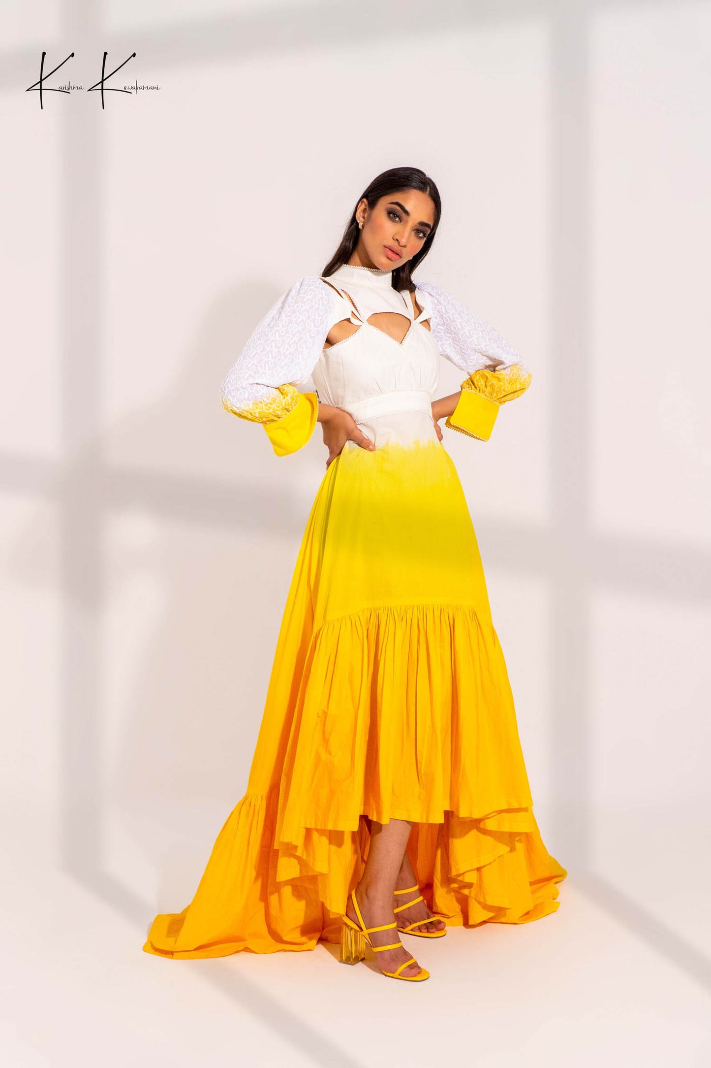 High-low gown with Leaf Cut Neck