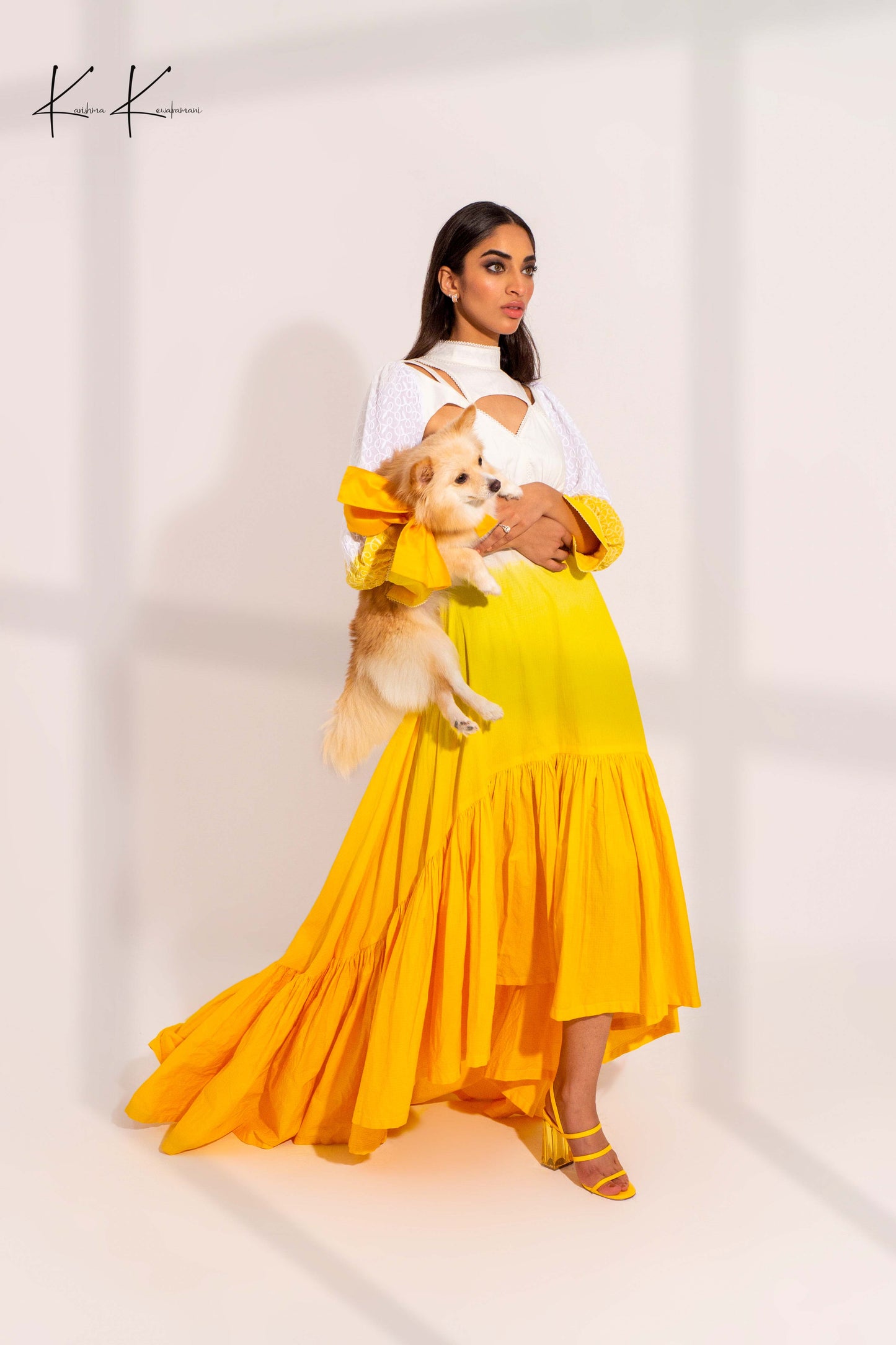 High-low gown with Leaf Cut Neck