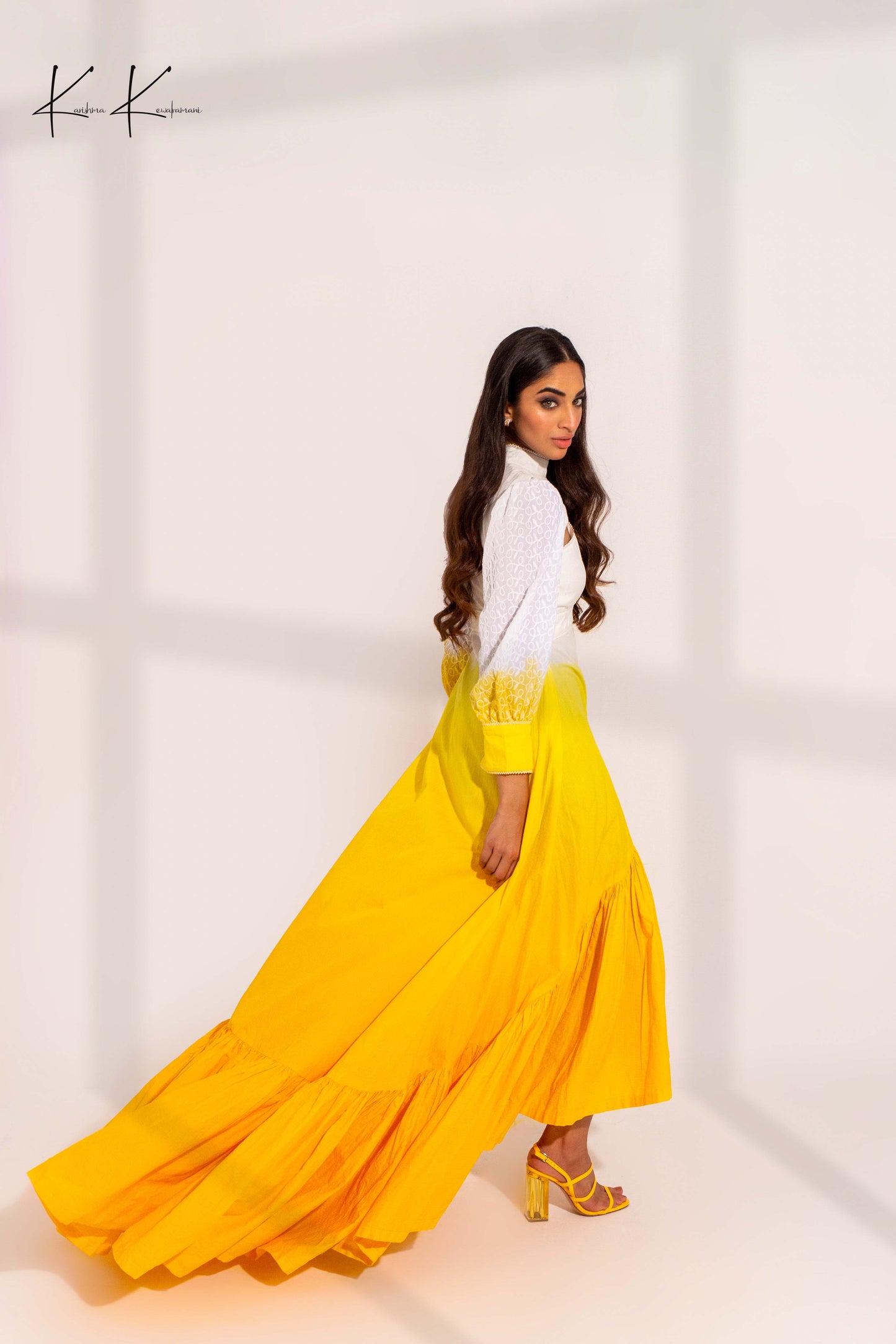 High-low gown with Leaf Cut Neck